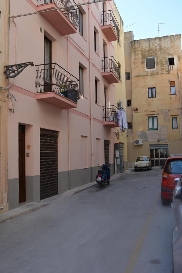 Al Civico 1 Apartments Trapani Buitenkant foto