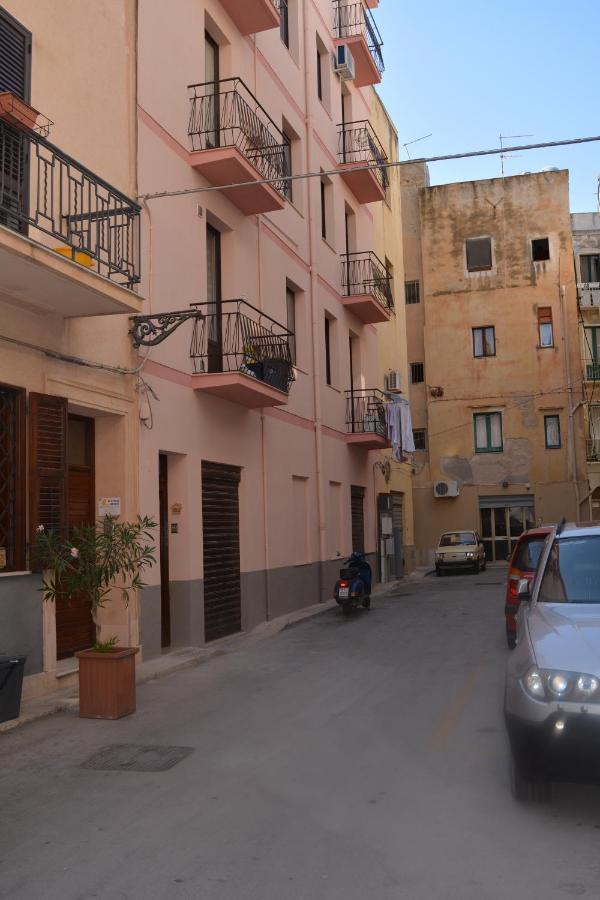 Al Civico 1 Apartments Trapani Buitenkant foto